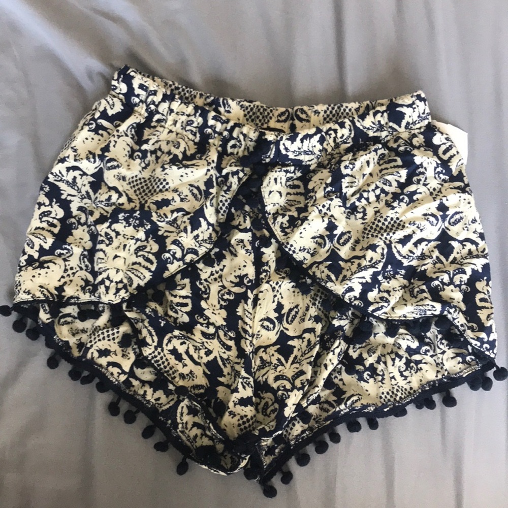love&love pompom shorts